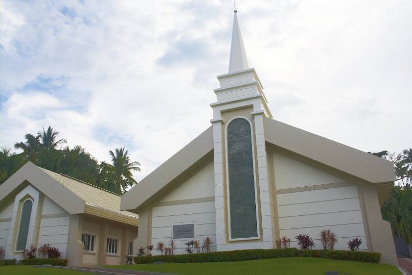По дороге к водопаду - очередная церковь По дороге к водопаду - очередная церковь