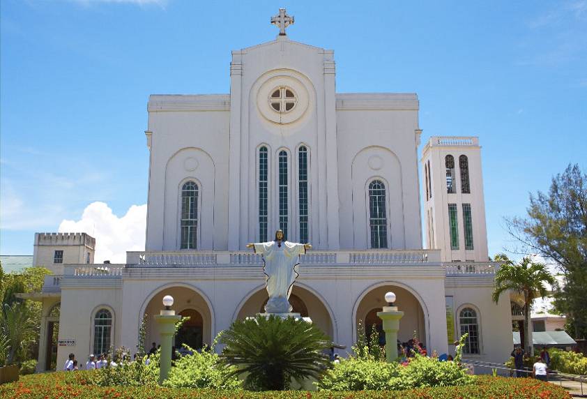 И снова церковь...