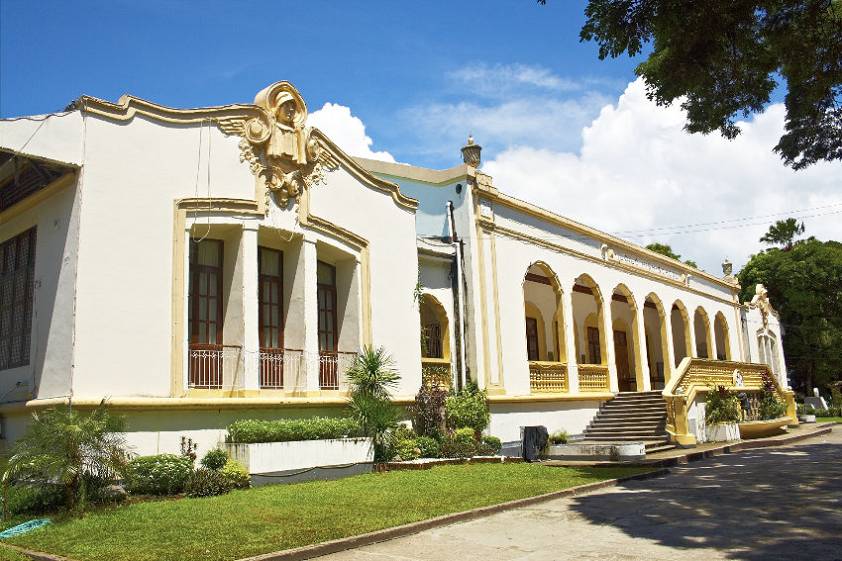 А это вроде универ