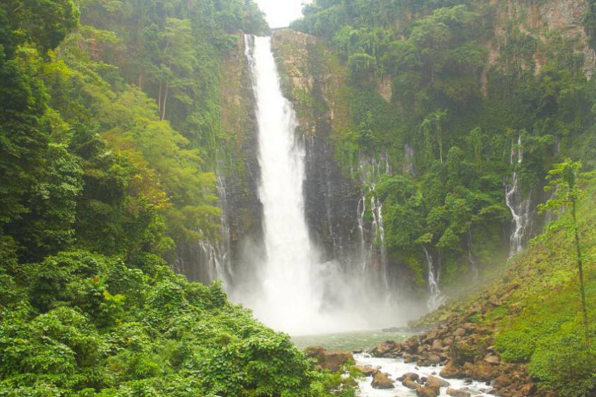 Maria Cristina falls