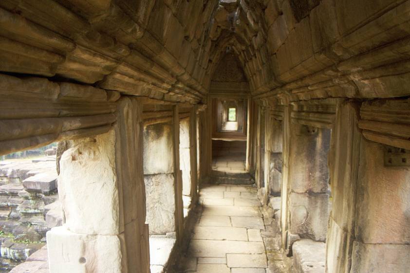 На чердак какой то взобрался ) На чердак какой то взобрался )