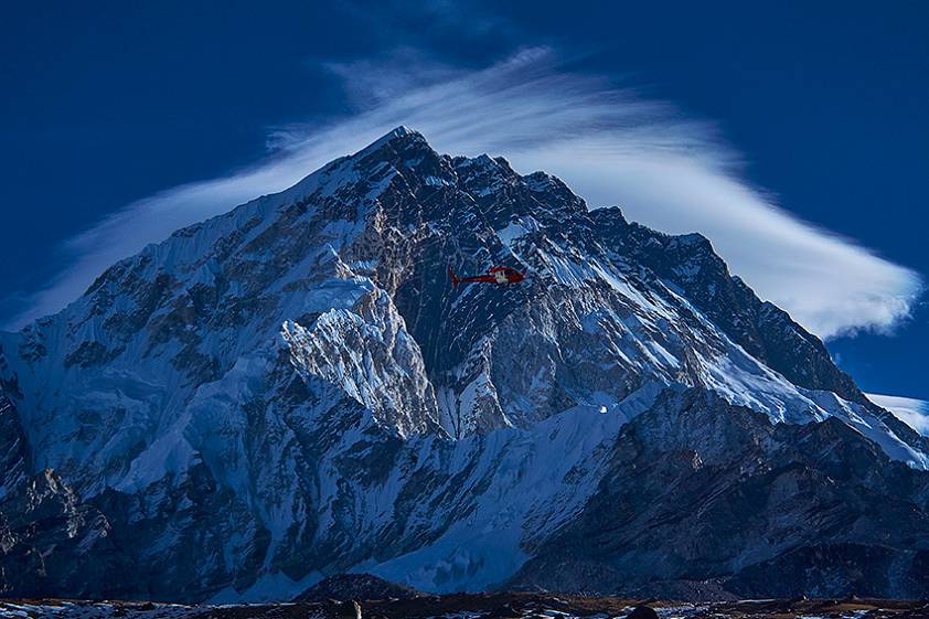 Вот на таком вертолете вывозят приболевших горняшкой туристов Вот на таком вертолете вывозят приболевших горняшкой туристов