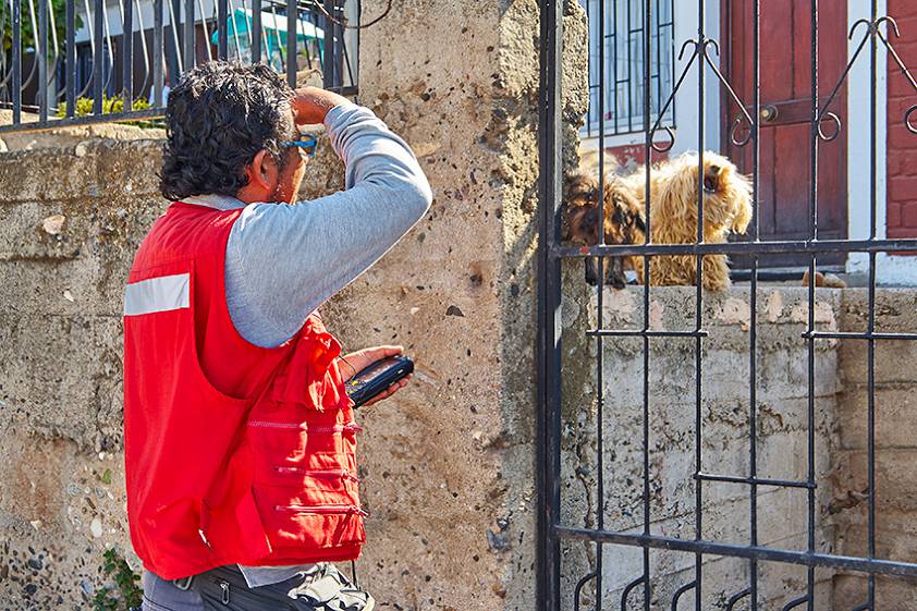 Люди на улицах города