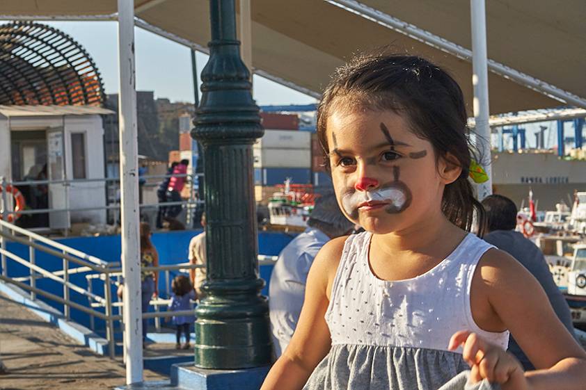 Люди на улицах города