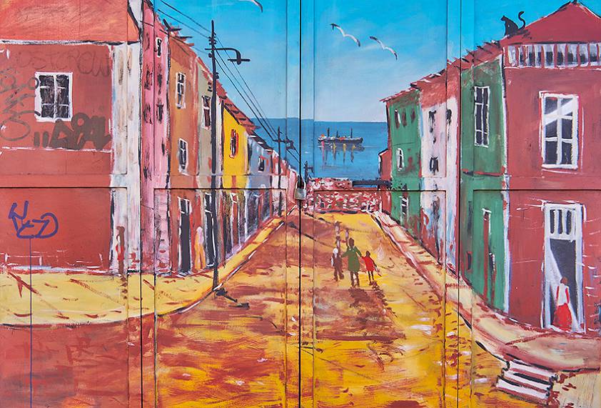 Думаете стена? Присмотритесь, в центре замок. Это ворота ))) Думаете стена? Присмотритесь, в центре замок. Это ворота )))