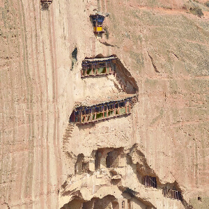 Древний храм в скале