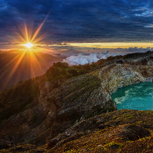 Трехцветные озера