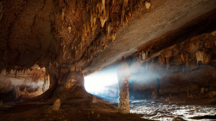 Глубинные пещеры и край земли