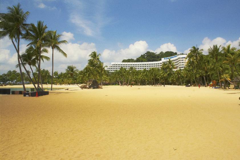 Один из пляжей искусственного острова
