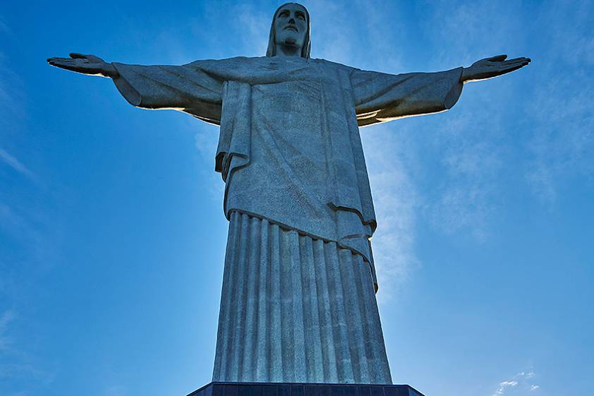 Знаменитая статуя в Рио