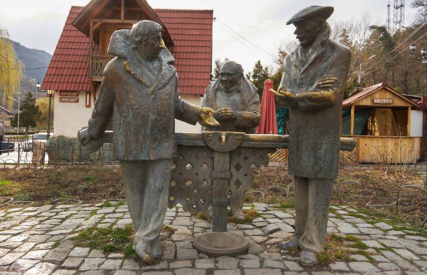 Памятник Великим актерам в Дилижане