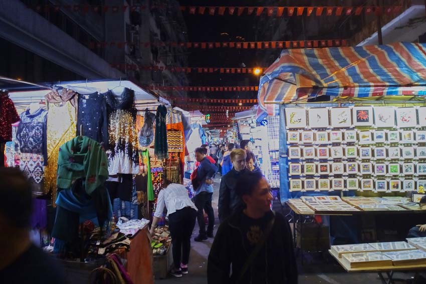 Достопримечательности. Ночной рынок (Temple street night market) 